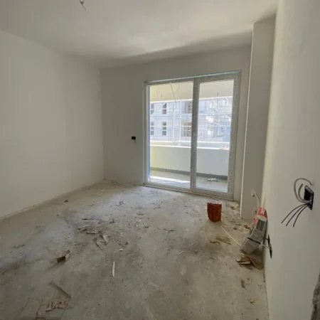 Tirane, shitet apartament 2+1+Ballkon , 105 m² 120.000 € (Univers City)