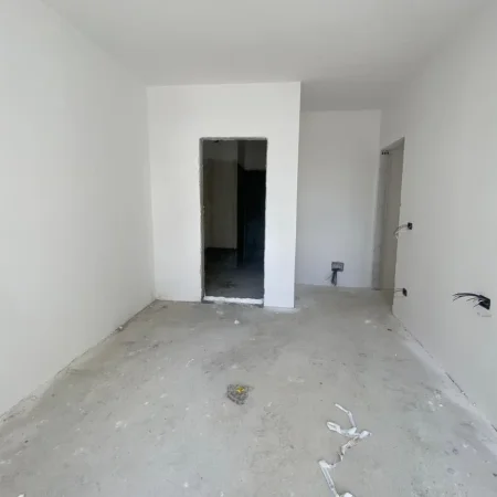 Tirane, shitet apartament 2+1+Ballkon , 105 m² 120.000 € (Univers City)