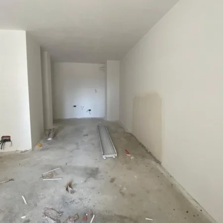 Tirane, shitet apartament 2+1+Ballkon , 105 m² 120.000 € (Univers City)
