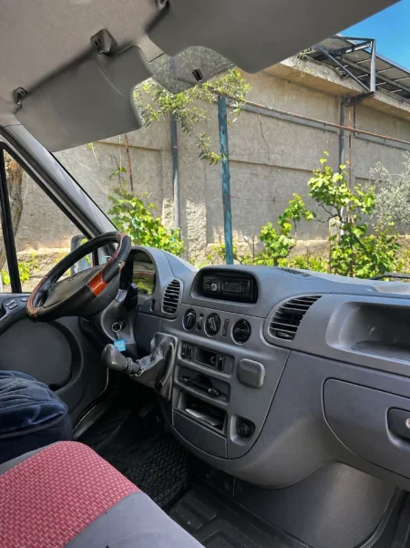 Tirane, Shitet Mercedes-Benz Sprinter 313 MAXI 2.7CDI 2006 - 9.500 €