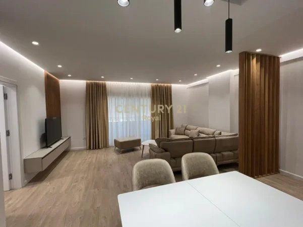 Tirane, jepet me qera apartament 2+1+Ballkon Kati 4, 120 m² 1.000 € (zogu i zi)