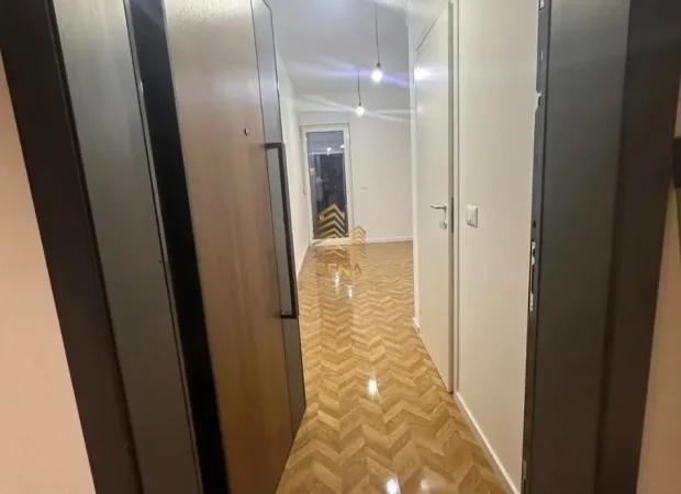 Tirane, jepet me qera ambjent biznesi Kati 1, 26 m² 320 € (Jordan Misja)