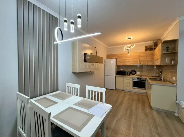 Tirane, jepet me qera apartament 2+1 Kati 11, 81 m² 1.000 € (gjimnazi petro nini)
