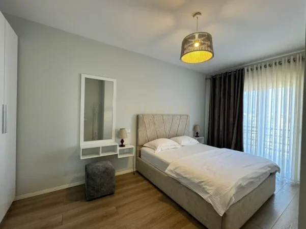 Tirane, jepet me qera apartament 2+1 Kati 11, 81 m² 1.000 € (gjimnazi petro nini)