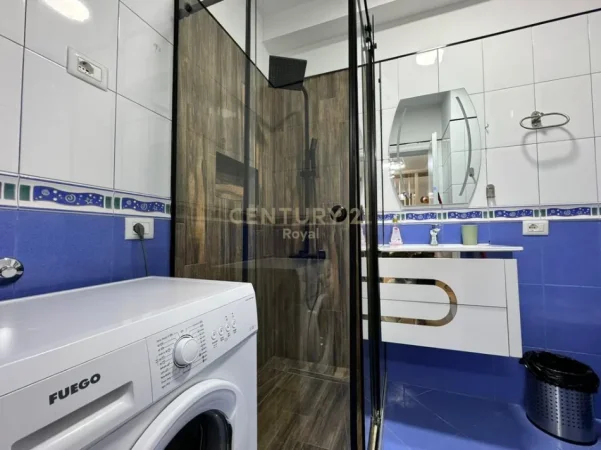 Tirane, jepet me qera apartament 2+1 Kati 11, 81 m² 1.000 € (gjimnazi petro nini)