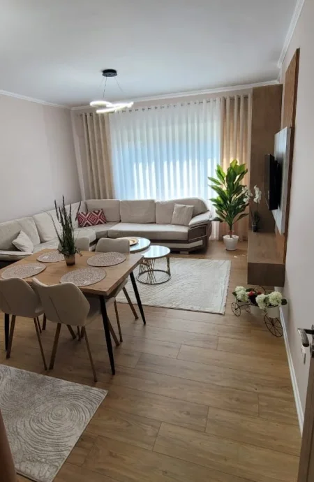 Tirane, jepet me qera apartament 2+1 , 99 m² 800 € 