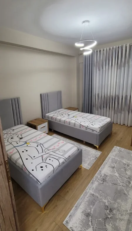Tirane, jepet me qera apartament 2+1 , 99 m² 800 € 