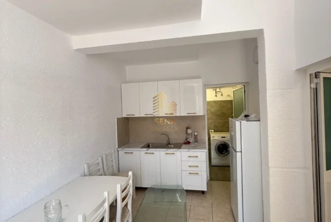 Tirane, jepet me qera apartament 1+1 Kati 1, 50 m² 450 € (QSUT)