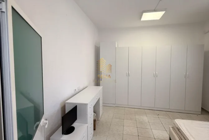Tirane, jepet me qera apartament 1+1 Kati 1, 50 m² 450 € (QSUT)