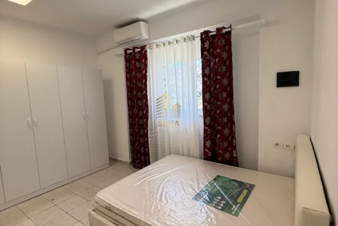 Tirane, jepet me qera apartament 1+1 Kati 1, 50 m² 450 € (QSUT)