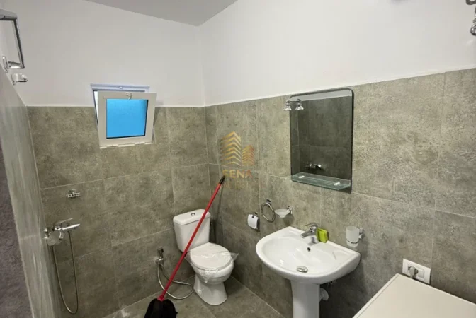 Tirane, jepet me qera apartament 1+1 Kati 1, 50 m² 450 € (QSUT)