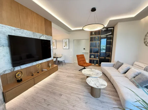 Tirane, jepet me qera Vile 3 Katshe Kati 3, 550 m² 6.000 € (Rruga e Ullishteve)