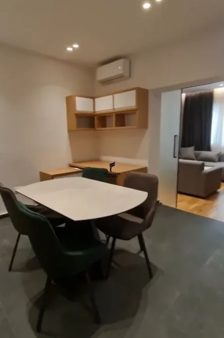 Tirane, jepet me qera apartament 1+1 Kati 1, 80 m² 700 € (MYSLYM SHYRI)