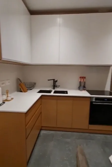 Tirane, jepet me qera apartament 1+1 Kati 1, 80 m² 700 € (MYSLYM SHYRI)