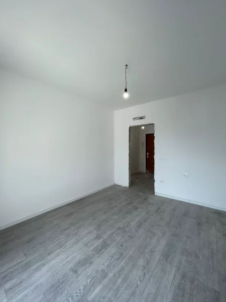 Tirane, shitet apartament 2+1+Ballkon Kati 6, 99 m² 178.000 € (KOMPLEKSI AURA, RR. DRITAN HOXHA)
