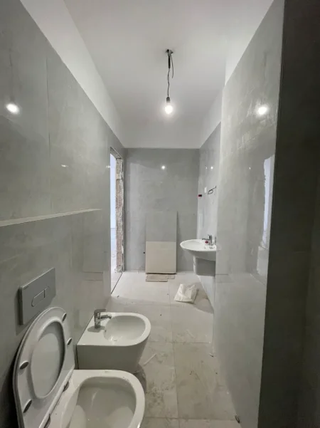 Tirane, shitet apartament 2+1+Ballkon Kati 6, 99 m² 178.000 € (KOMPLEKSI AURA, RR. DRITAN HOXHA)