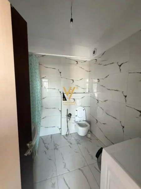 Tirane, jepet me qera apartament 1+1+Ballkon Kati 7, 70 m² 650 € (VASIL SHANTO)