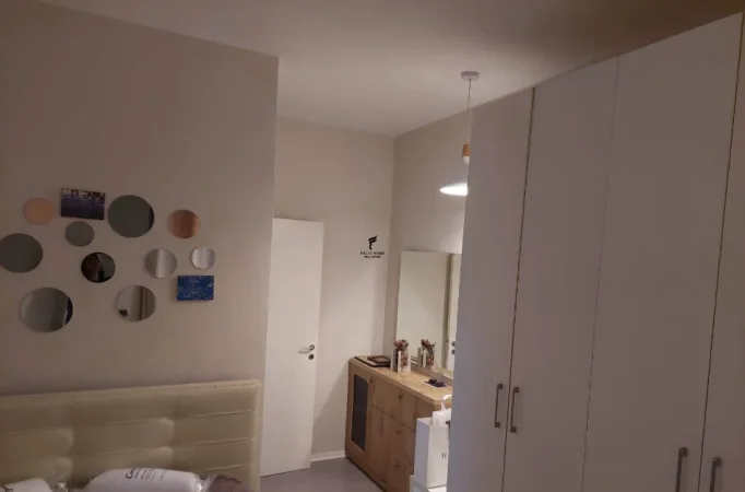 Tirane, jepet me qera apartament 1+1 Kati 1, 60 m² 600 € (LICEU ARTISTIK)