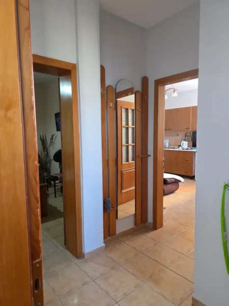 Tirane, jepet me qera apartament 1+1 Kati 5, 61 m² 500 € (BULEVARDI ZOGU I PARE)