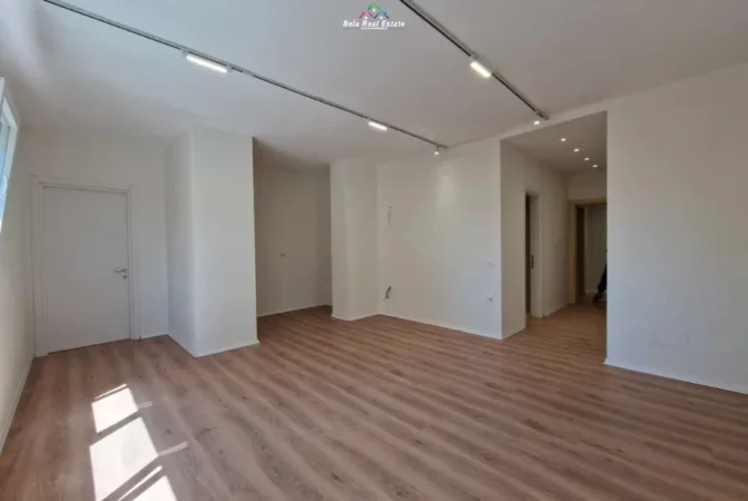 Tirane, jepet me qera zyre Kati 1, 135 m² 1.350 € (Rruga Qemla Stafa)