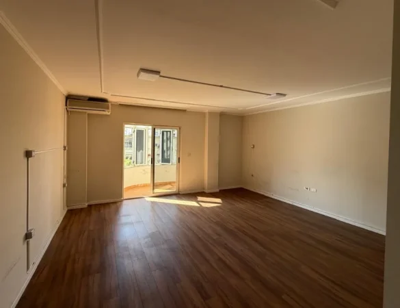 Tirane, jepet me qera zyre , 178 m² 1.800 € 