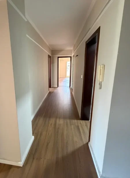 Tirane, jepet me qera zyre , 178 m² 1.800 € 