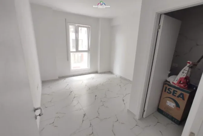 Tirane, jepet me qera zyre Kati 2, 100 m² 600 € (Don Bosko)