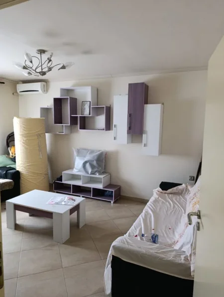 Tirane, shitet apartament 1+1 Kati 5, 60 m² 120.000 € (Xhamlliku)