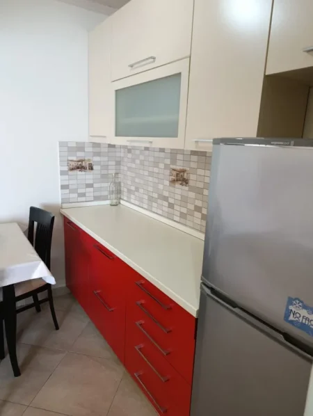 Tirane, shitet apartament 1+1 Kati 5, 60 m² 120.000 € (Xhamlliku)