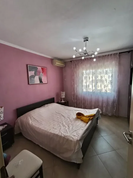 Tirane, shitet apartament 1+1 Kati 5, 60 m² 120.000 € (Xhamlliku)