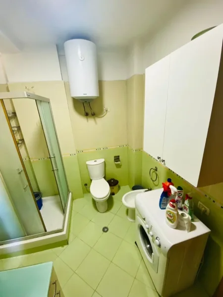 Tirane, jepet me qera apartament 1+1 Kati 1, 65 m² 450 € (Rruga Kodra E Diellit)