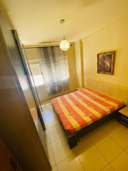 Tirane, jepet me qera apartament 1+1 Kati 1, 65 m² 450 € (Rruga Kodra E Diellit)