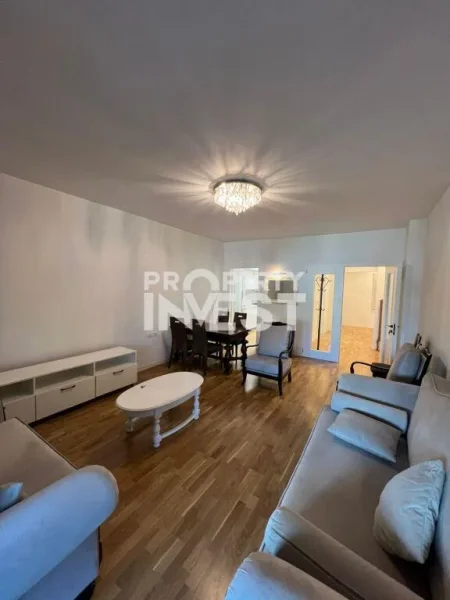 Tirane, jepet me qera apartament 3+1 Kati 5, 170 m² 2.000 € (Blloku)