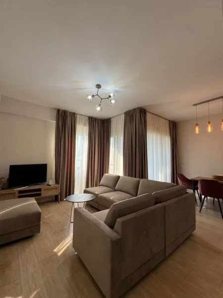 Tirane, jepet me qera apartament 2+1+Aneks+Ballkon Kati 4, 115 m² 1.500 € 