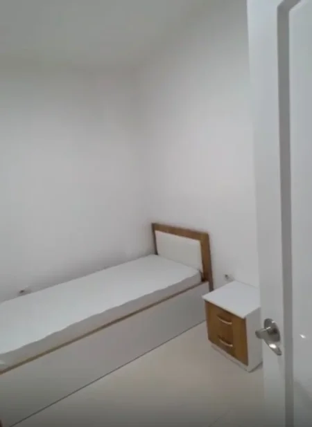Tirane, shitet apartament 2+1+Ballkon Kati 3, 81 m² 110.000 € (Fresku)