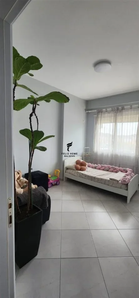 Tirane, jepet me qera apartament 2+1 Kati 3, 75 m² 500 € (YZBERISHT)
