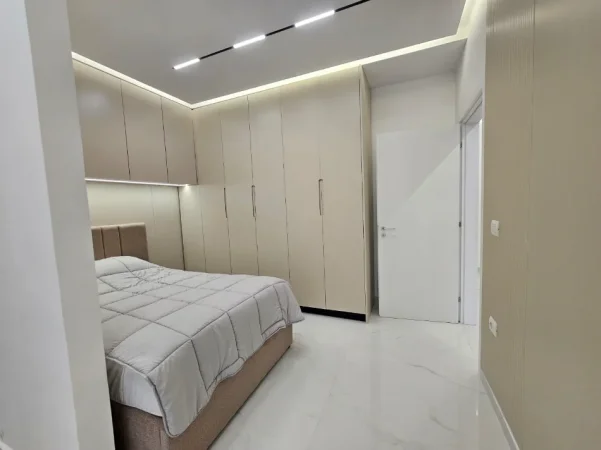 Tirane, jepet me qera apartament 2+1+Ballkon Kati 6, 82 m² 850 € (Zog i Zi)
