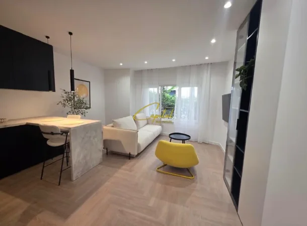 Tirane, jepet me qera apartament 1+1 Kati 1, 75 m² 800 € (KODRA E DIELLIT)