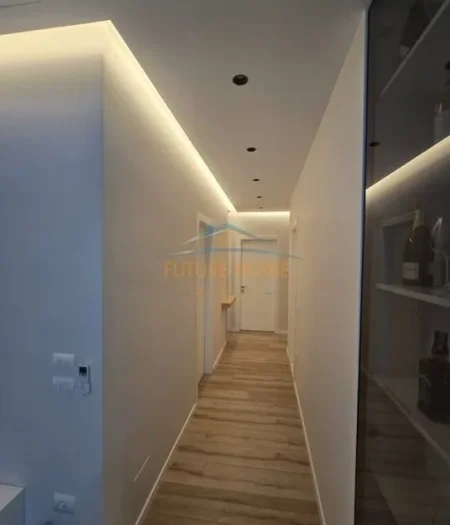 Tirane, shitet apartament 2+1 Kati 5, 103 m² 250.000 € (porcelan)