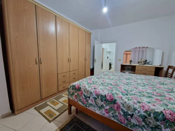 Tirane, jepet me qera apartament 2+1 Kati 1, 90 m² 600 € (Rruga Isuf Elezi)