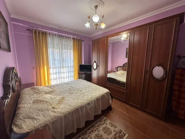 Tirane, jepet me qera apartament 1+1+Ballkon Kati 2, 72 m² 500 € (21 Dhjetori)