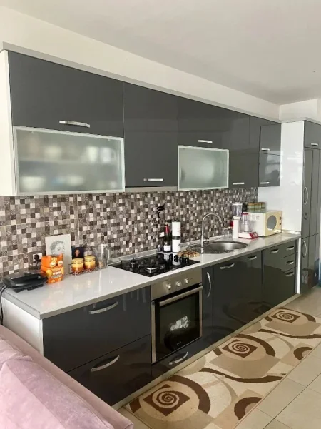 Tirane, shitet apartament 2+1 Kati 3, 116 m² 170.000 € (YZBERISHT)
