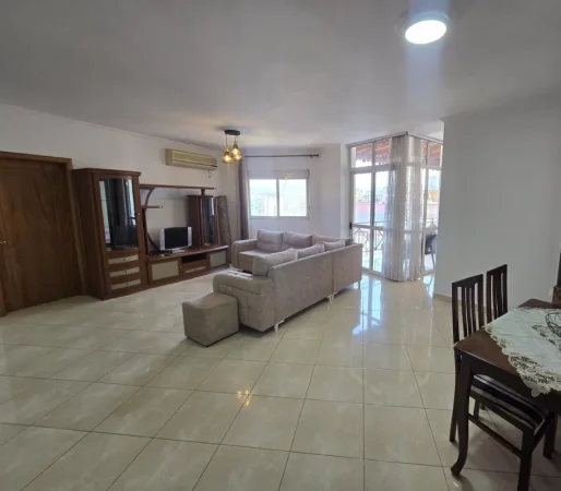 Tirane, jepet me qera apartament 2+1 , 111 m² 650 € 
