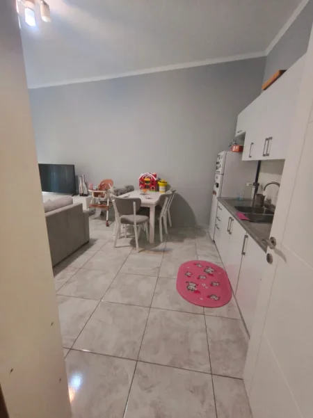 Tirane, shitet apartament 2+1 Kati 3, 83 m² 128.000 € (Fresk)