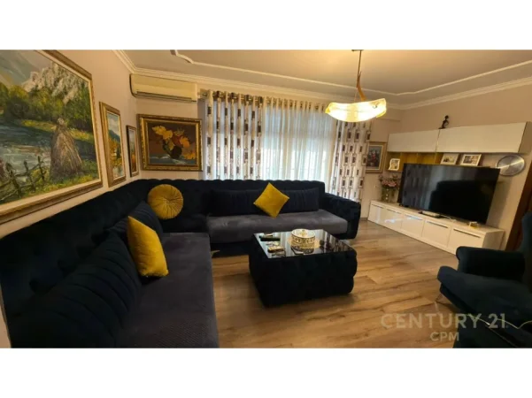 Tirane, shitet apartament 2+1+Ballkon Kati 4, 110 m² 215.000 € 