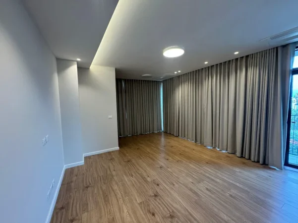 Tirane, jepet me qera ambjent biznesi , 130 m² 1.600 € (Lake View)