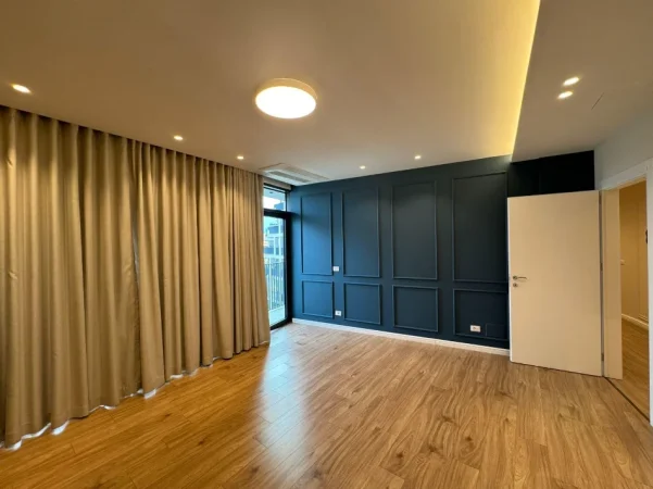 Tirane, jepet me qera ambjent biznesi , 130 m² 1.600 € (Lake View)