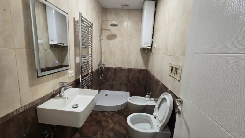 Tirane, shitet apartament 1+1 Kati 3, 48 m² 129.000 € (rruga xhanfize keko)