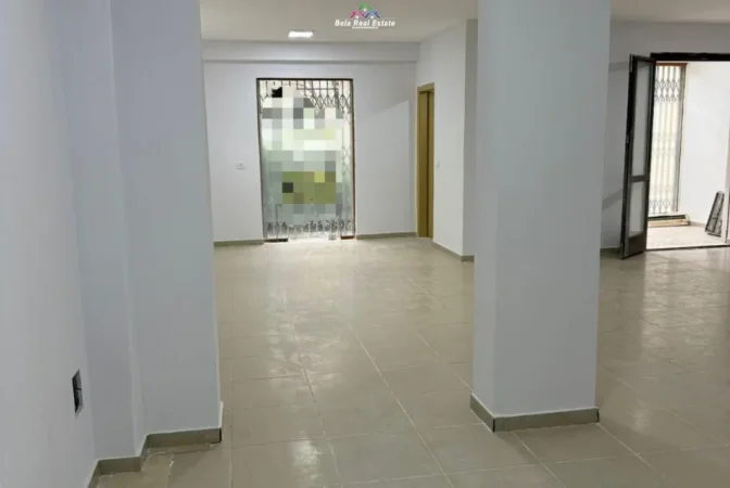 Tirane, jepet me qera dyqan Kati 0, 90 m² 840 € (kopshti botanik)