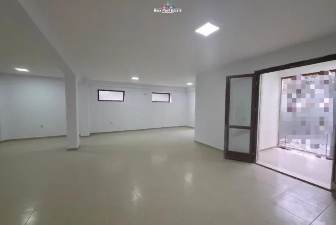 Tirane, jepet me qera dyqan Kati 0, 90 m² 840 € (kopshti botanik)